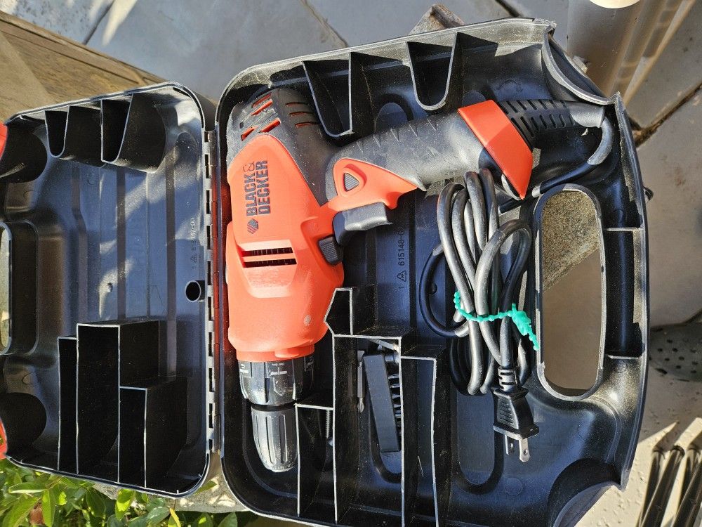 Electric BLACK & DECKER DRILL