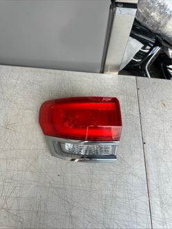 2014-2021 Jeep Grand Cherokee Left Side Tail Light OEM