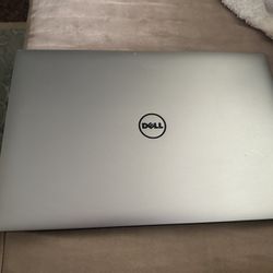 Dell Laptop XPS 15 9560
