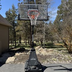 Spalding Momentous EZ Assembly Portable Adjustable Outdoor Basketball Hoop 