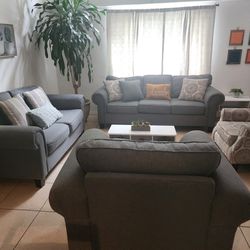 Beautiful Living Room Set for Sale in Orlando, FL - OfferUp