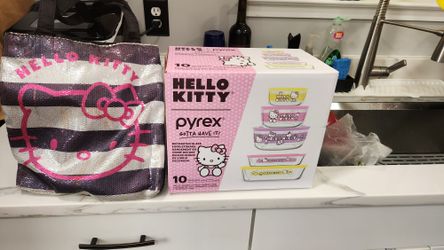 Hello Kitty 10pc Food Storage & Tote Bag
