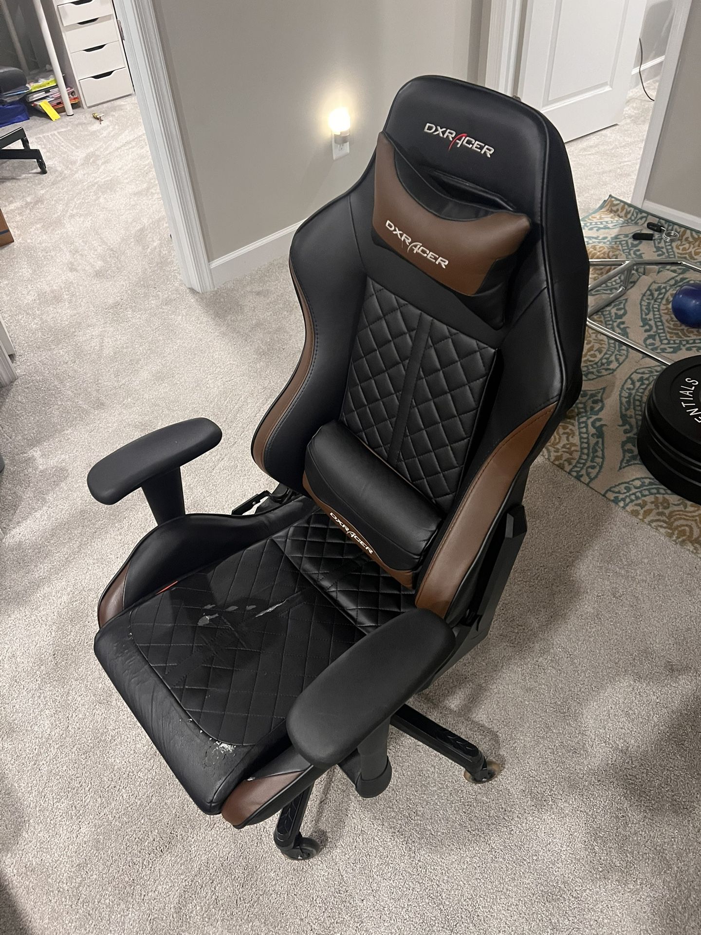 DxRacer Gaming chair