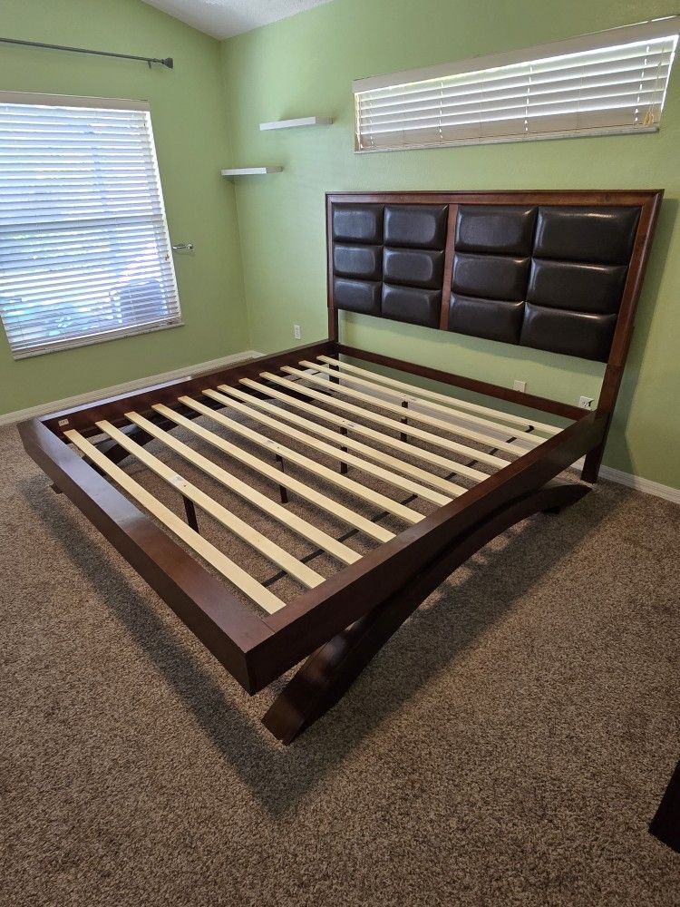 KING SIZE PLATFORM BED FRAME W/ HEADBOARD