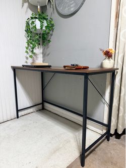 Desk, Escritorio