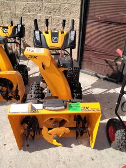 Cub Cadet 3X 30" HD Three-Stage Snow Blower