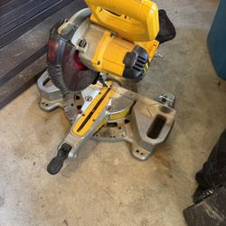 7 1/4” Cordless Dewalt Miter Saw