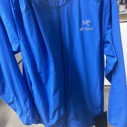 Arcteryx wind breaker and fleece
