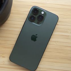 Apple iPhone 13 PRO 128GB UNLOCKED $380 FIRM