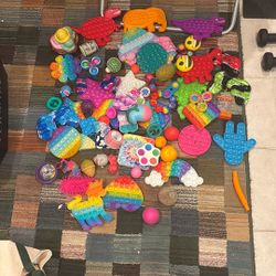 60+ FIDGETS FOR SALE- READ DESCRIPTION, CAN NEGOTIATE 