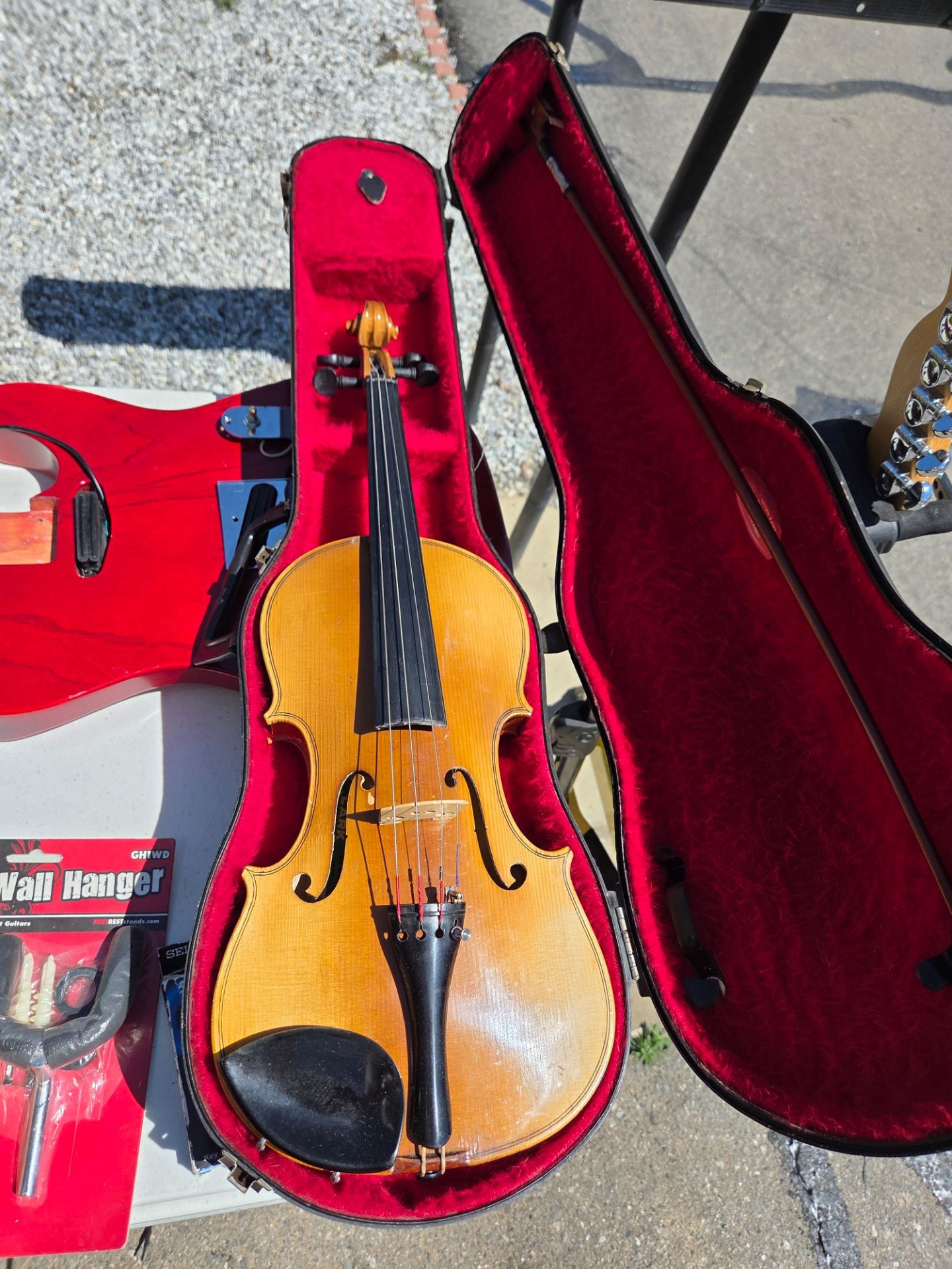 Lark Violin with case and bow
