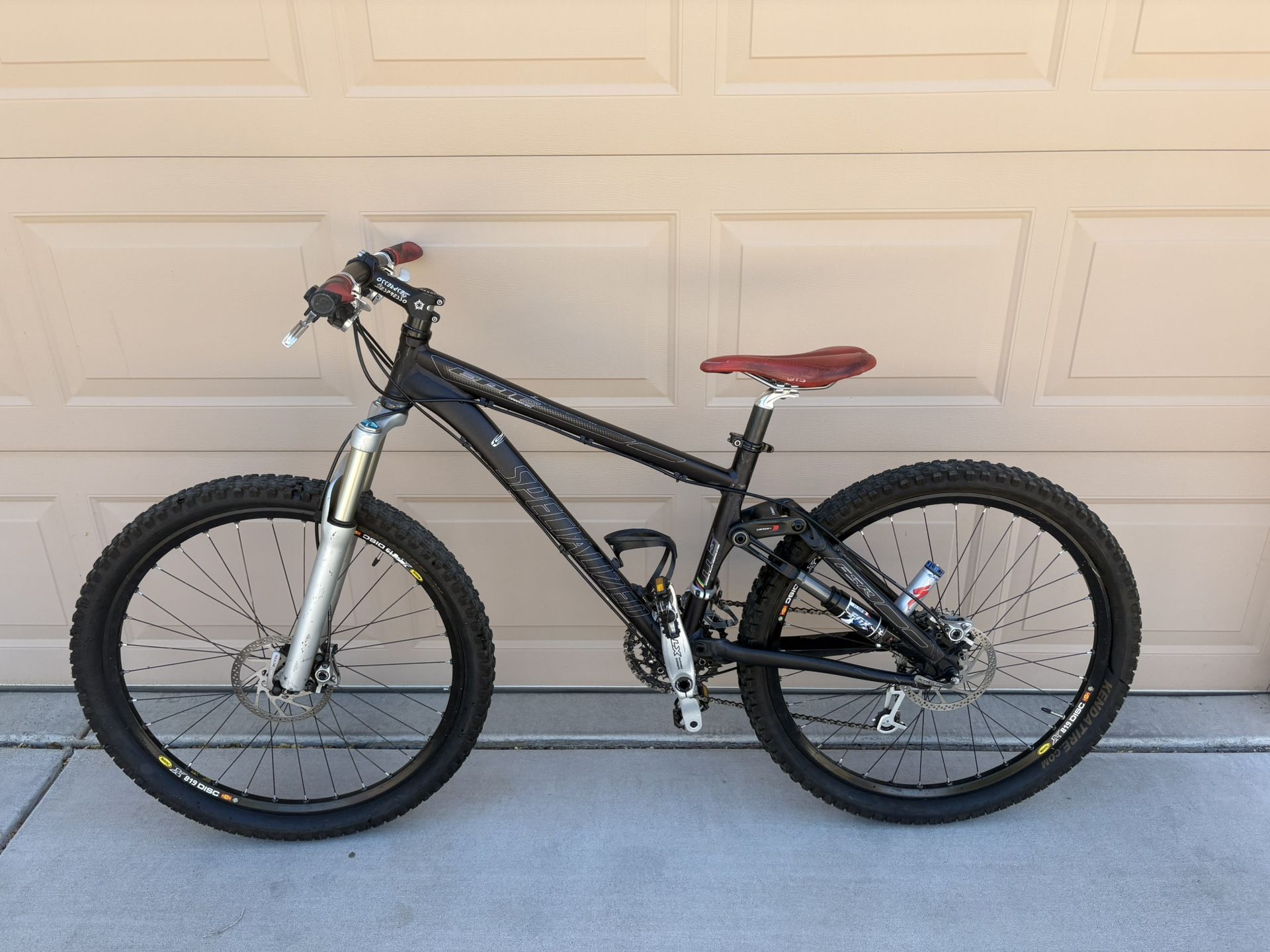CUSTOM MOUNTAIN BIKE