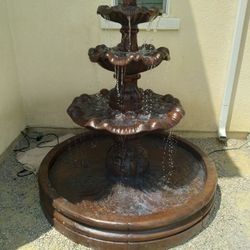 Water Fountain 5 1/5 h × 5'w