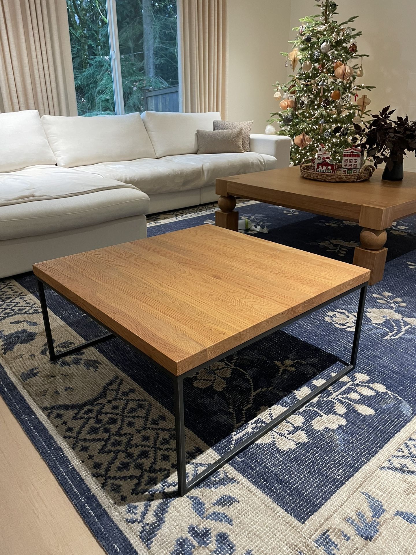 Article Coffee Table 