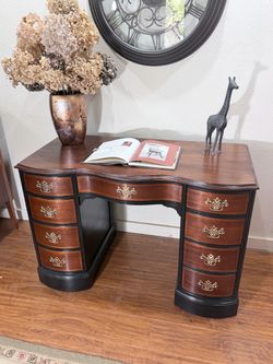 Elegant Mahogany-Style Executive Desk