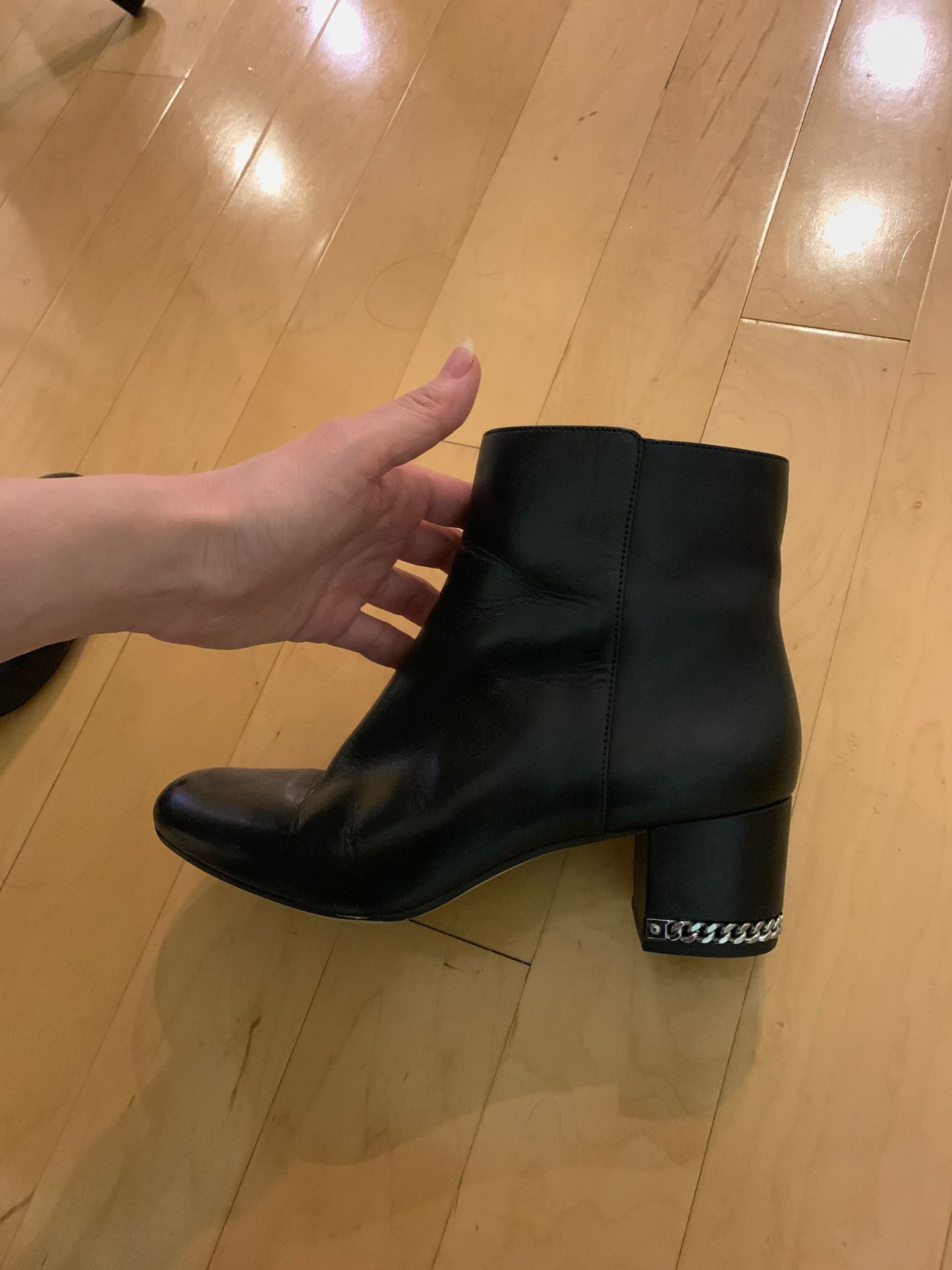 Michael kors Boots , size 6