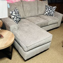 Stylish Stunning Nice Reversing Chaise Sectional!