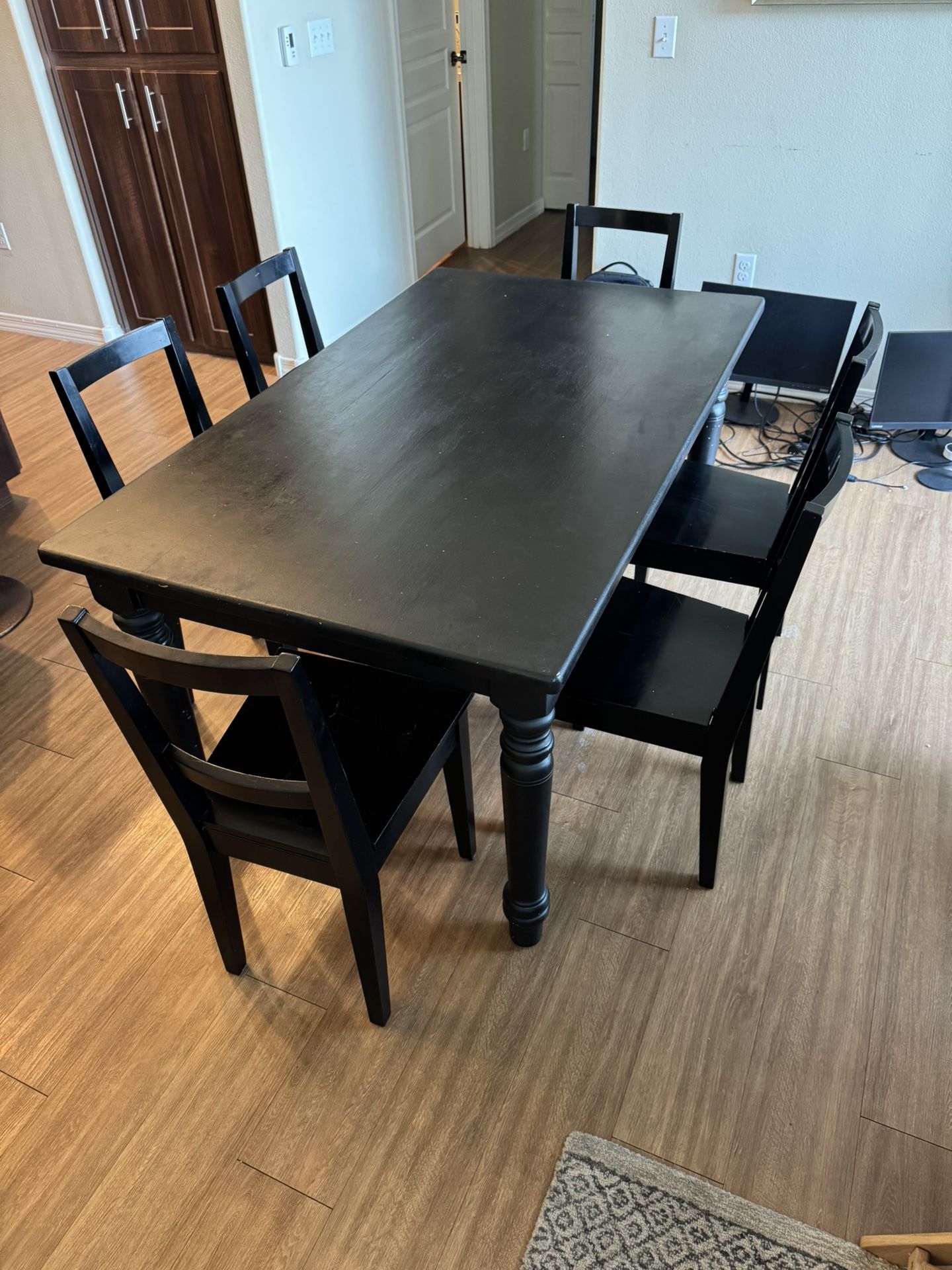 Kitchen Table / Chairs
