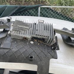 stereo amplifier 2007, 2014 .escalade 