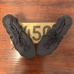 2023 Yeezy 450 Utility black Size 13 