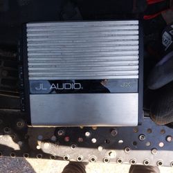 400 Watt JL Amp