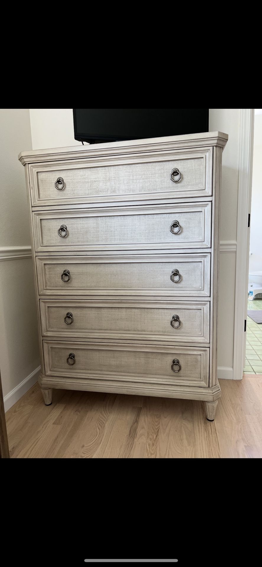 Vintage-Style Tall White Dresser with Cedar Drawers – Like New!