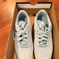 Women’s Air Force 1s