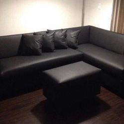 Black Leather Sectional Sofa Available For Sale Brand New!!