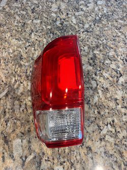 Toyota tacoma tail light