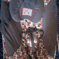 Very gently used Bambino infant bouncer with soothing vibrations and sounds