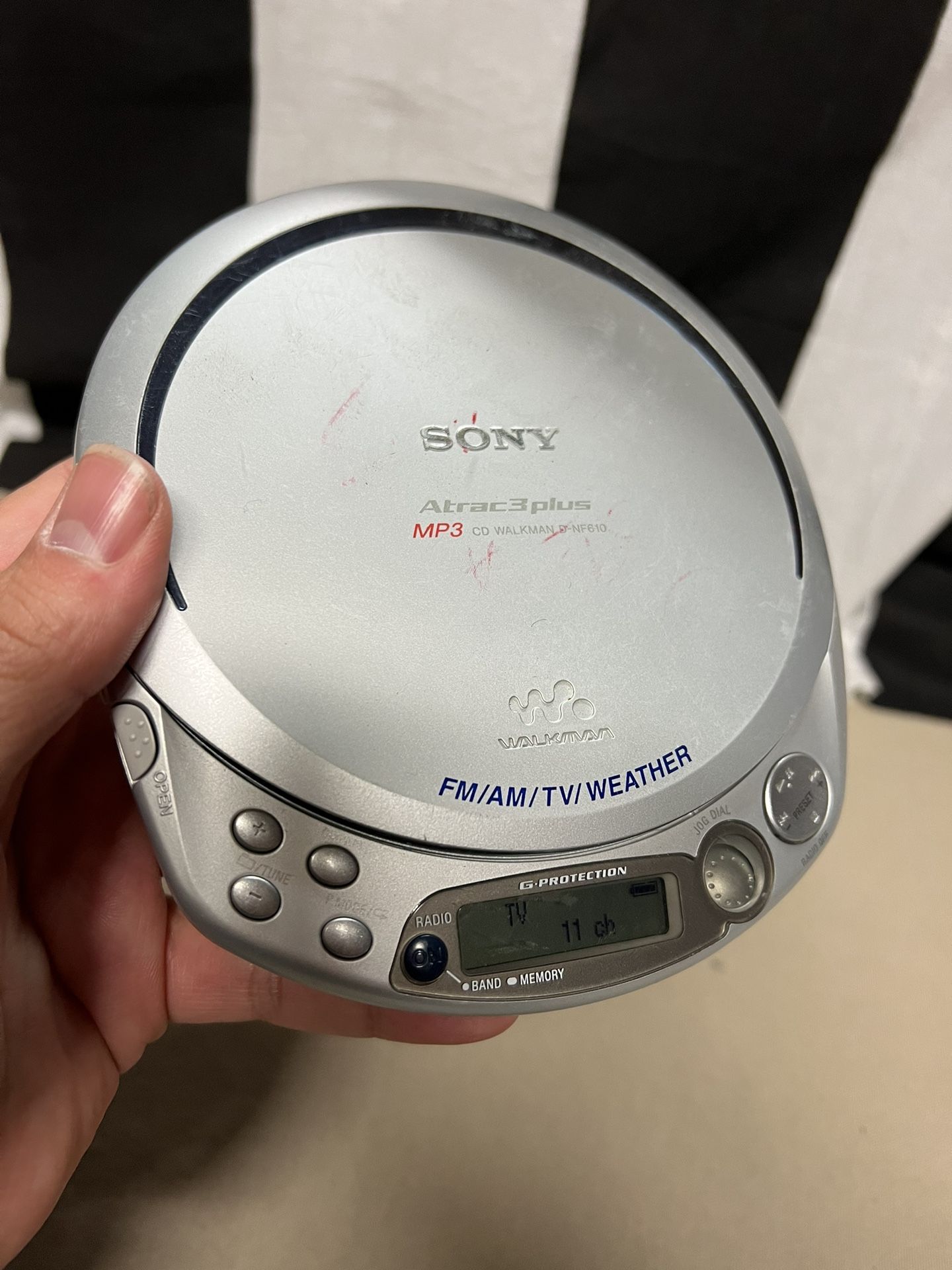 Sony CD Walkman D-NF610 Portable CD Player Atrac3 Plus MP3