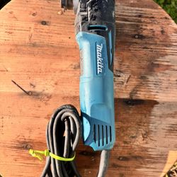 Makita TM3010C Corded Oscillating Multi-Tool – Tested & Working