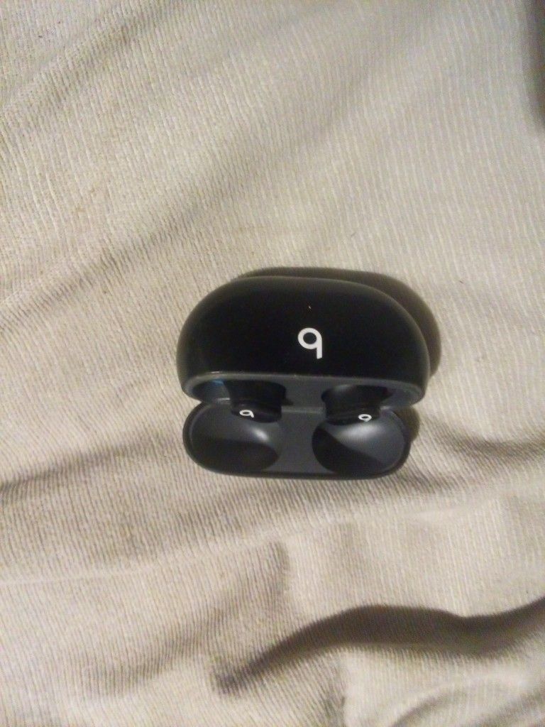 Beats Studio Earbuds