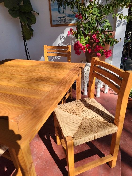 New Custom made Outdoor Table and Chair Set