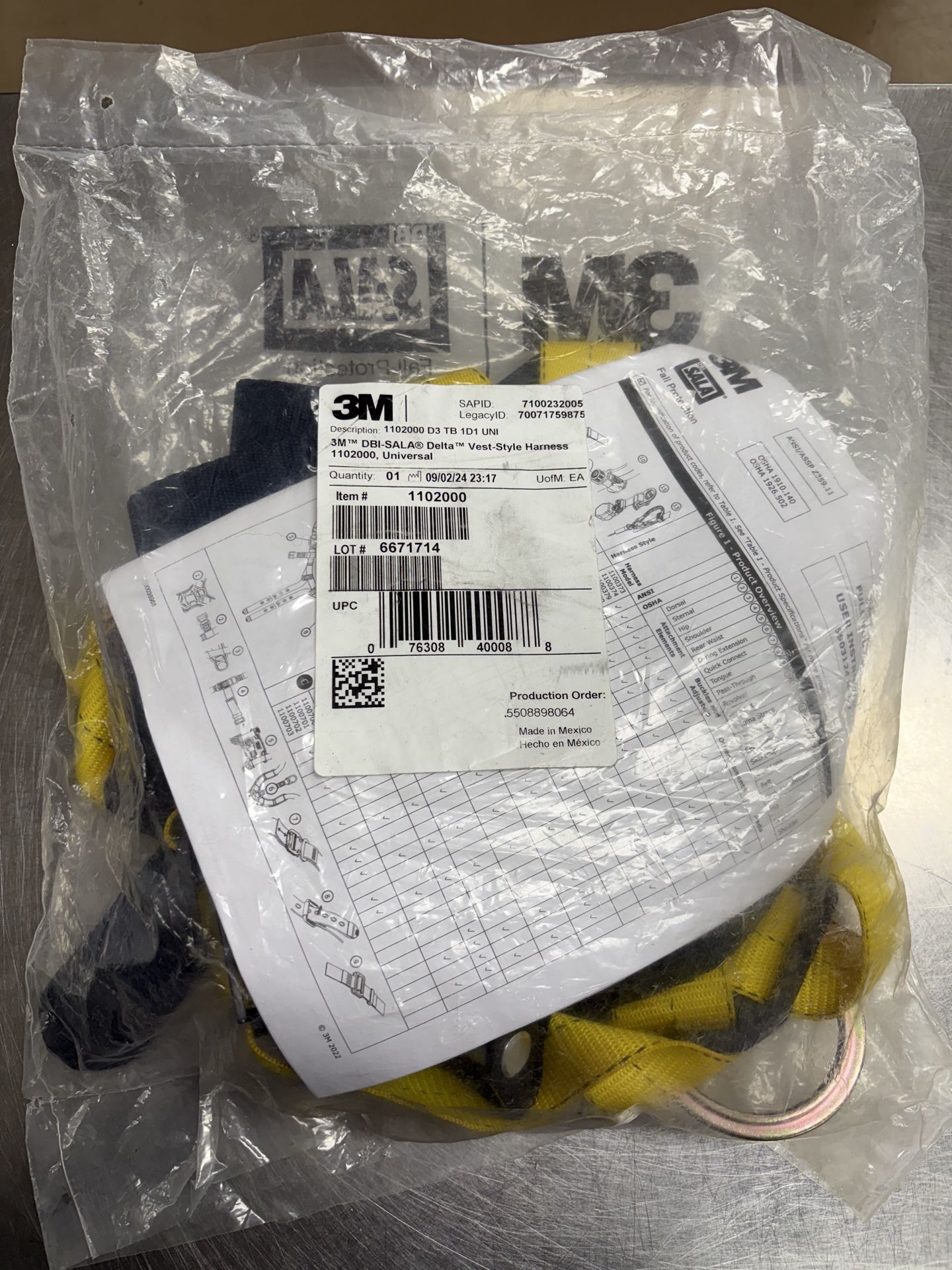 New 3M DBI-SALA Delta Vest-Style Harness Universal