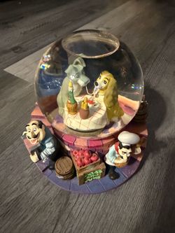 Lady & The Tramp Disney Snow Globe