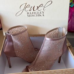 Fits Like a 7.5 High Heels Blush Pink 