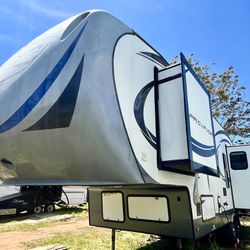 2016 Pacific Coach Works Pacífica Fifth Wheel 