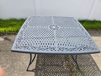 60" Cast Aluminum Table