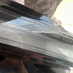 Driver And Passenger Headlight Expedition 2022-2024