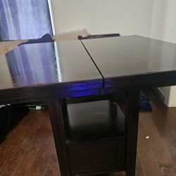 Dining room Table With 6 Chairs