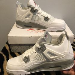 AJ4 Oreos Size 9.5 Men’s Shoes