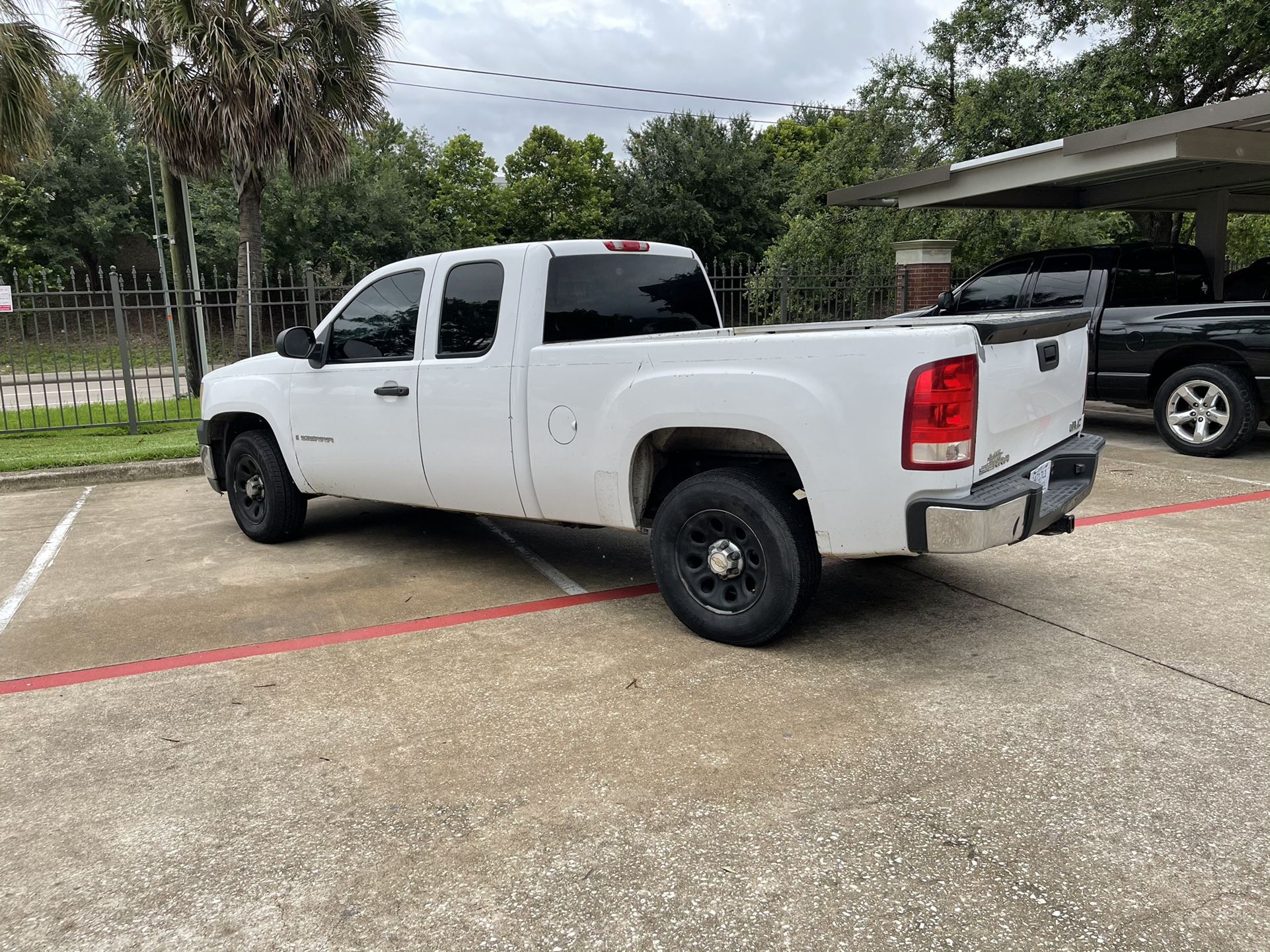 Photo 2008 GMC SIERRA MOTOR 4.8 Y Es V8 , CORRE MIY BIEN, NO PRONLEMAS MECNICOS, TiTULO AZUL