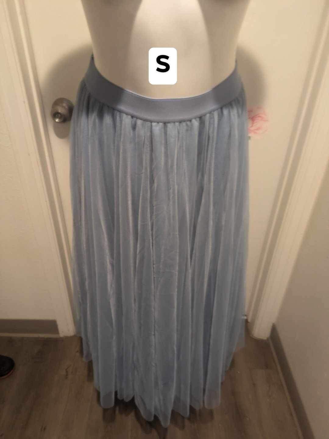 New Women’s Skirt Size Small