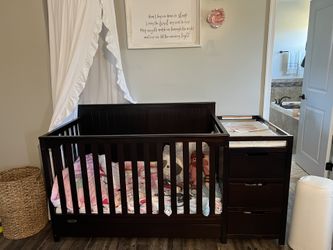 Graco Hadley 5-in1 Convertible Crib