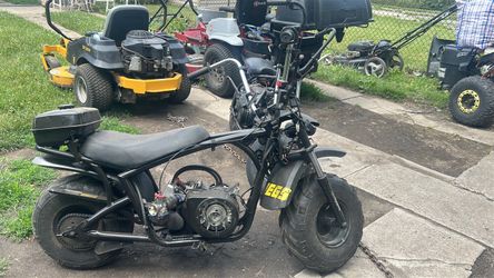 Custom Mini Bike with Engine Exposed