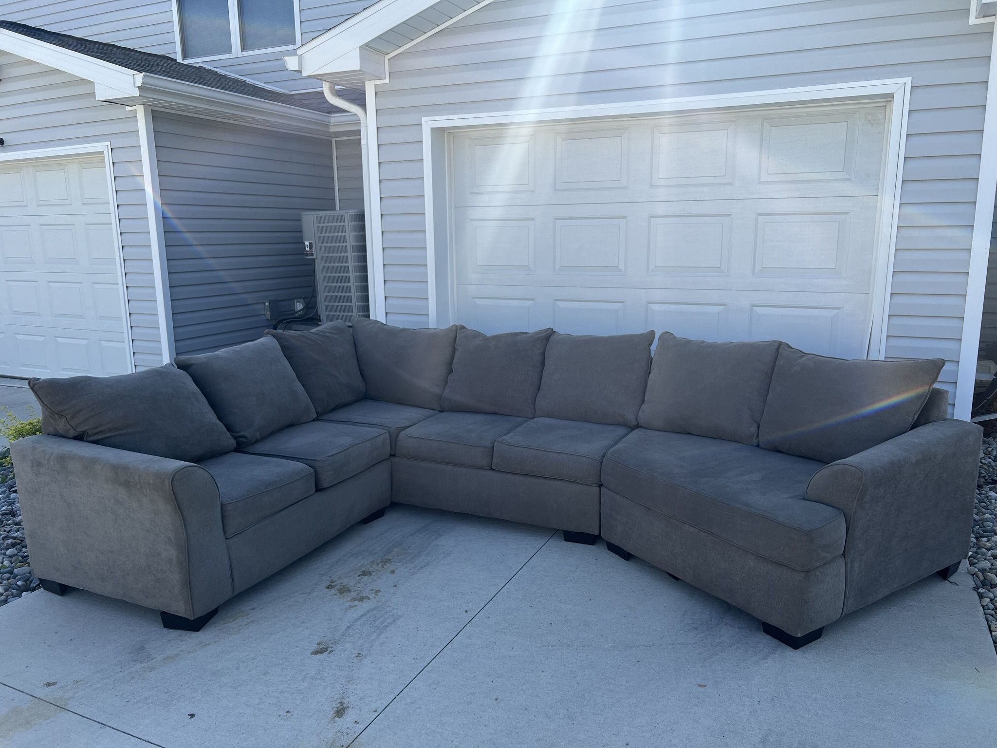 Large Gray Sectional Couch (Free Delivery!)