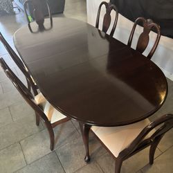 Impeccable Dining Table (6 Chairs)