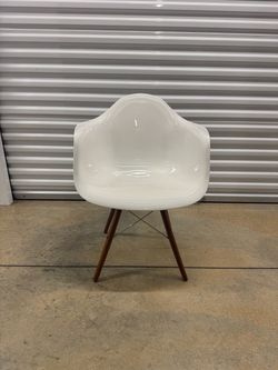 Mid-Century Molded Armchair with Wooden Legs