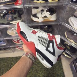 Jordan 4 Fire Red 